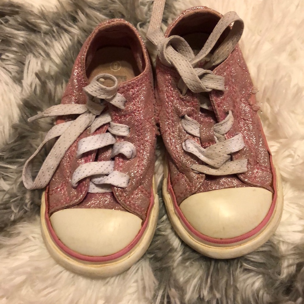 Pink shimmer converse